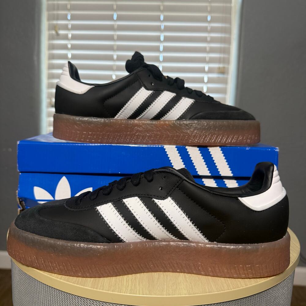 Adidas Womens Sambae Shoes, Core Black / Cloud White / Gold Metallic, 7.5 - Picture 2 of 7